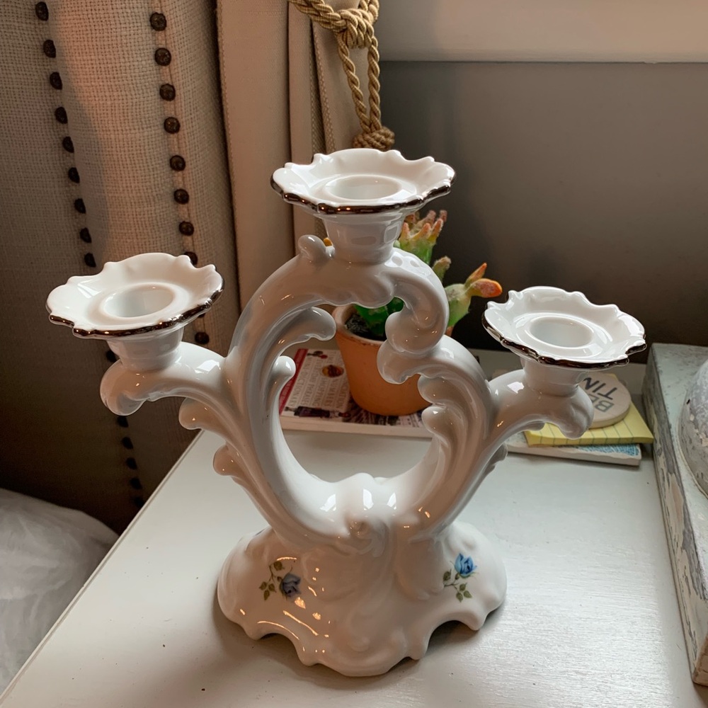 Royal Kent Collection Poland 3 Arm
Candelabra Roses & Gold Trim